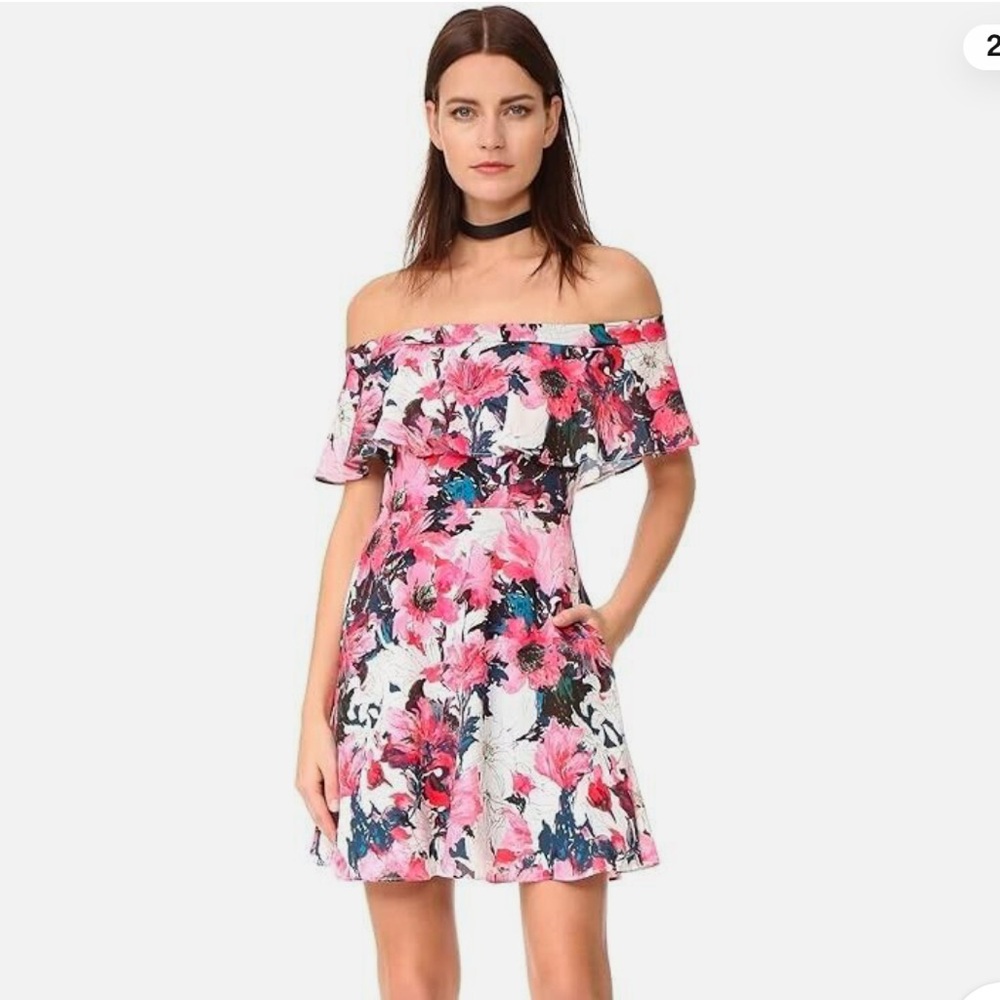 Black halo Penelope off shoulder floral